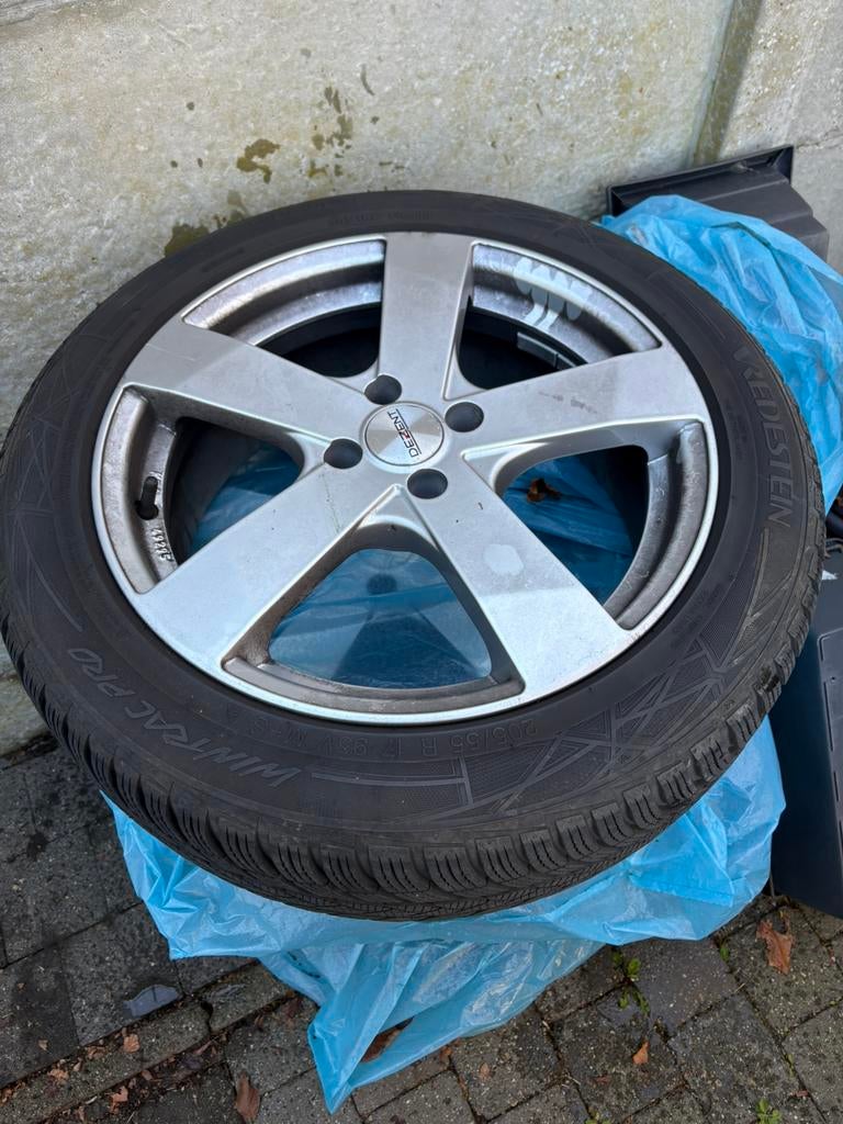 Winterbanden Renauld Captur, Auto diversen, Autosport-onderdelen, Ophalen, Zo goed als nieuw