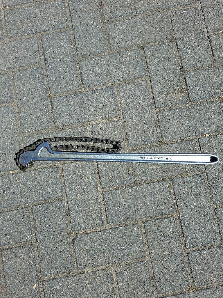 grote kettingsleutel facom 136-4, Ophalen, Gebruikt