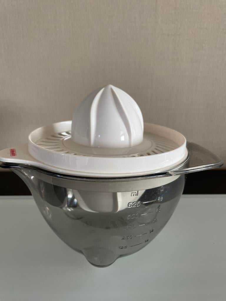 Juicer - fruitpers met maatbeker - als nieuw - Leifheit, Verzenden, Zo goed als nieuw, Handmatig, Citruspers