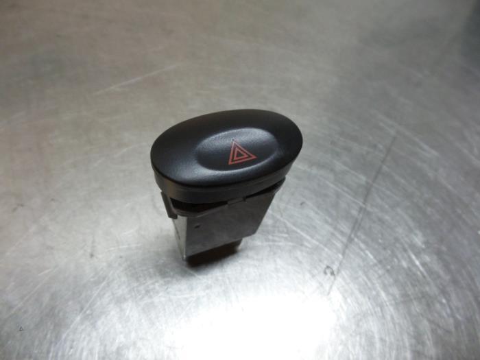 Commutateur éclairage d'urgence d'un Daewoo Matiz (Matiz 01, Daewoo, -, Utilisé, -