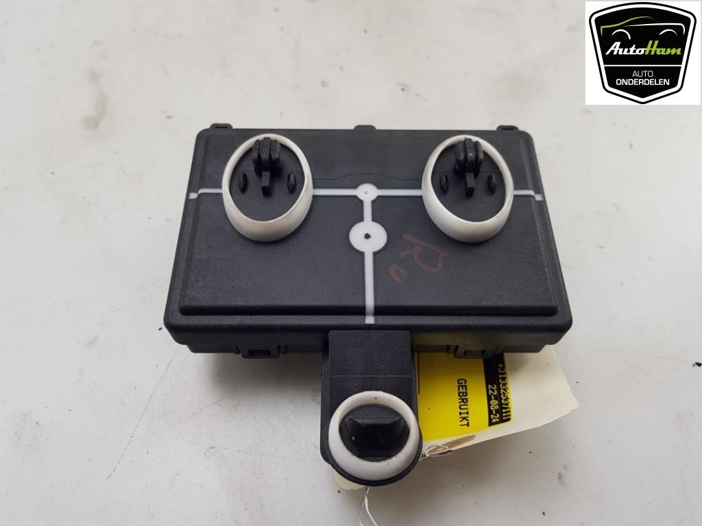 COMPUTER CENTRALE VERGRENDELING Caddy Cargo V (SBA / SBH), Gebruikt, Volkswagen