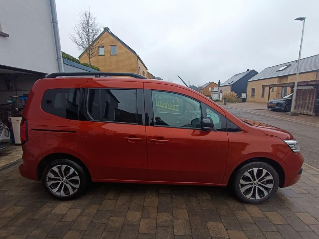 Renault Kangoo 1.3 TCe EDC TECHNO, Auto's, Renault, Kangoo, Particulier, Metaalkleur, Te koop