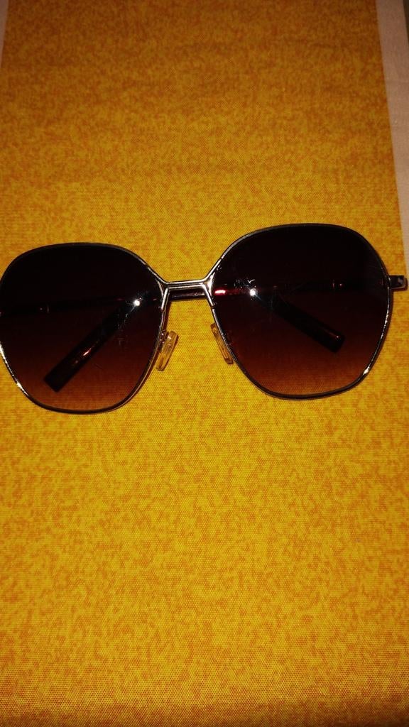 Dames zonnebril, Handtassen en Accessoires, Zonnebrillen en Brillen | Dames, Ophalen of Verzenden, Zonnebril