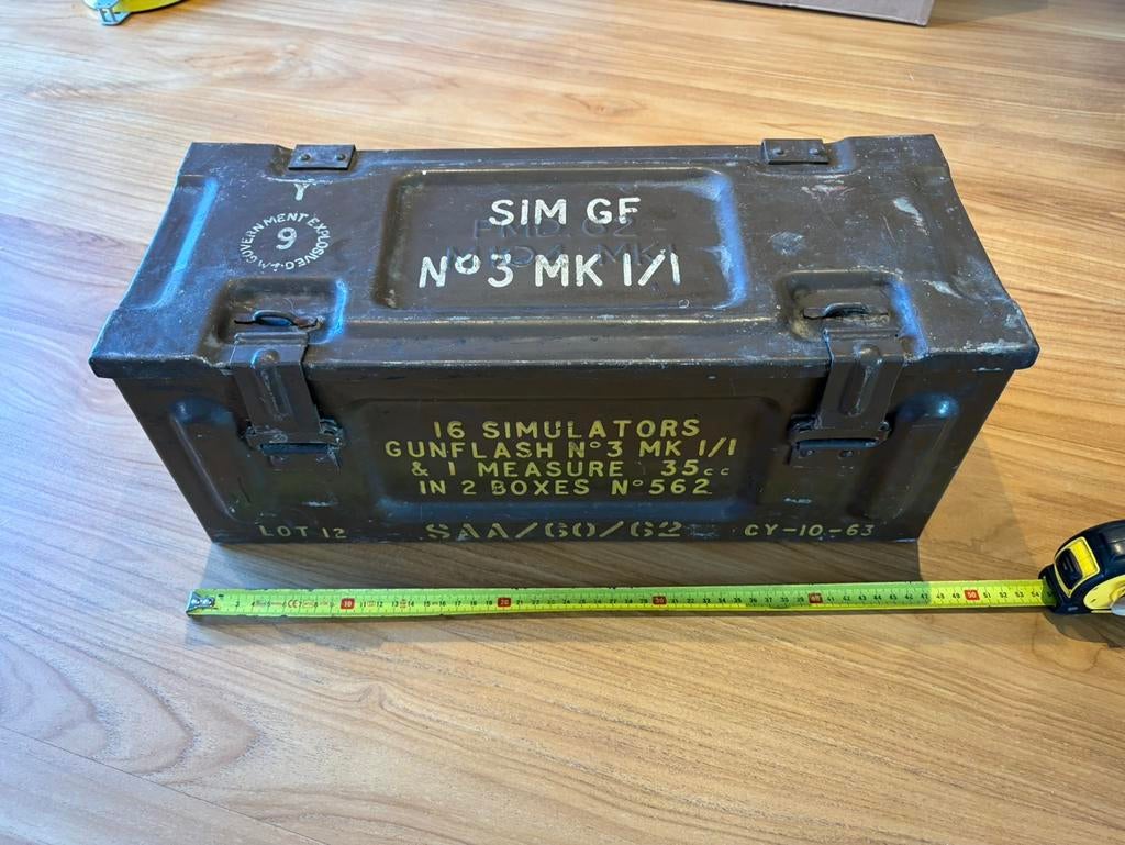 Munitiekist met opschrift van depot van Eekloo jaren 60, Ophalen of Verzenden, Landmacht, Overige typen