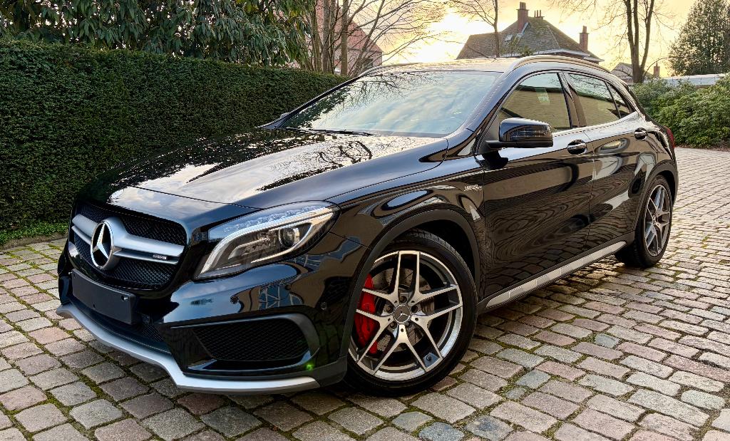 Mercedes-Benz GLA 45 AMG 4-Matic Harman Kardon 67000 km, Auto's, Automaat, 4 cilinders, Zwart, Leder