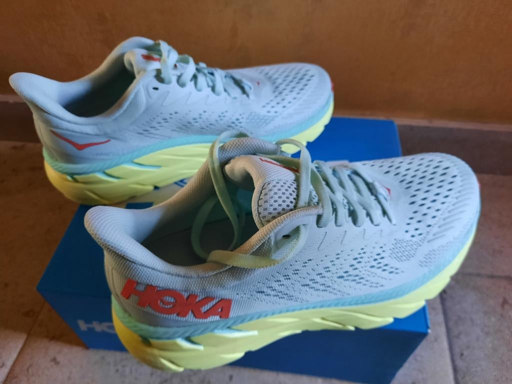 Chaussures de course/jogging/running femme Hoka Clifton 7, Neuf, Autres marques, Course à pied, Enlèvement ou Envoi