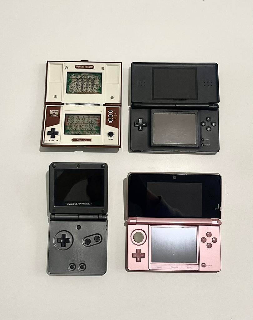 4x Nintendo Gameboy consoles, Games en Spelcomputers, Ophalen of Verzenden, Gebruikt, Zwart, 3DS