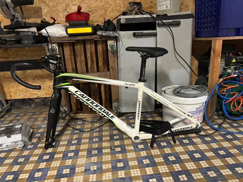 Cadre vélo cannondale, Vélos & Vélomoteurs, Vélos | Vélos de course, Enlèvement ou Envoi, Comme neuf, Carbone