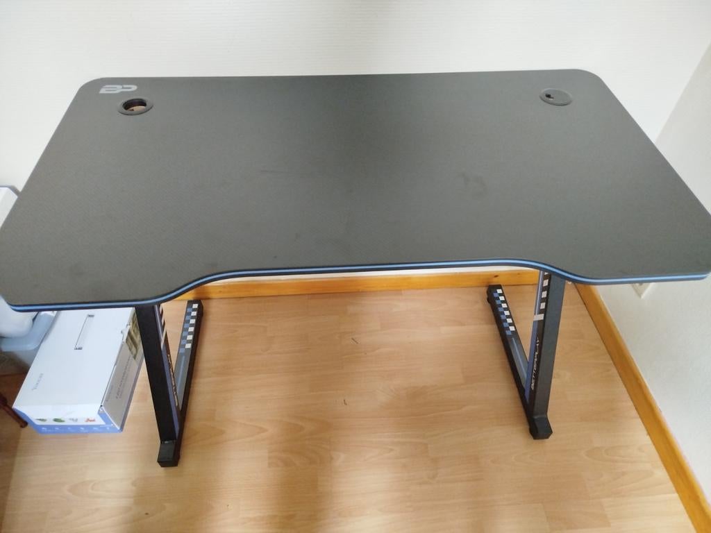 Bureau Gaming avec LED, Maison & Meubles, Comme neuf, Moderne, Autres marques, Bureau gaming