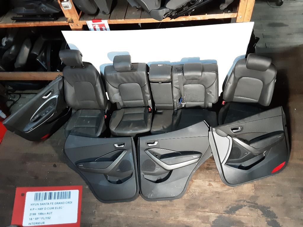 INTERIEUR COMPLET Hyundai Santa Fe III (DM) (880C0DM742), Mevr. I. Hauben, Utilisé, Hyundai, Rue de l'Espoir 34 34
4030  GRIVEGNÉE, BE