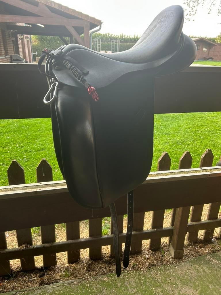 Selle de dressage, Enlèvement, Comme neuf, Dressage