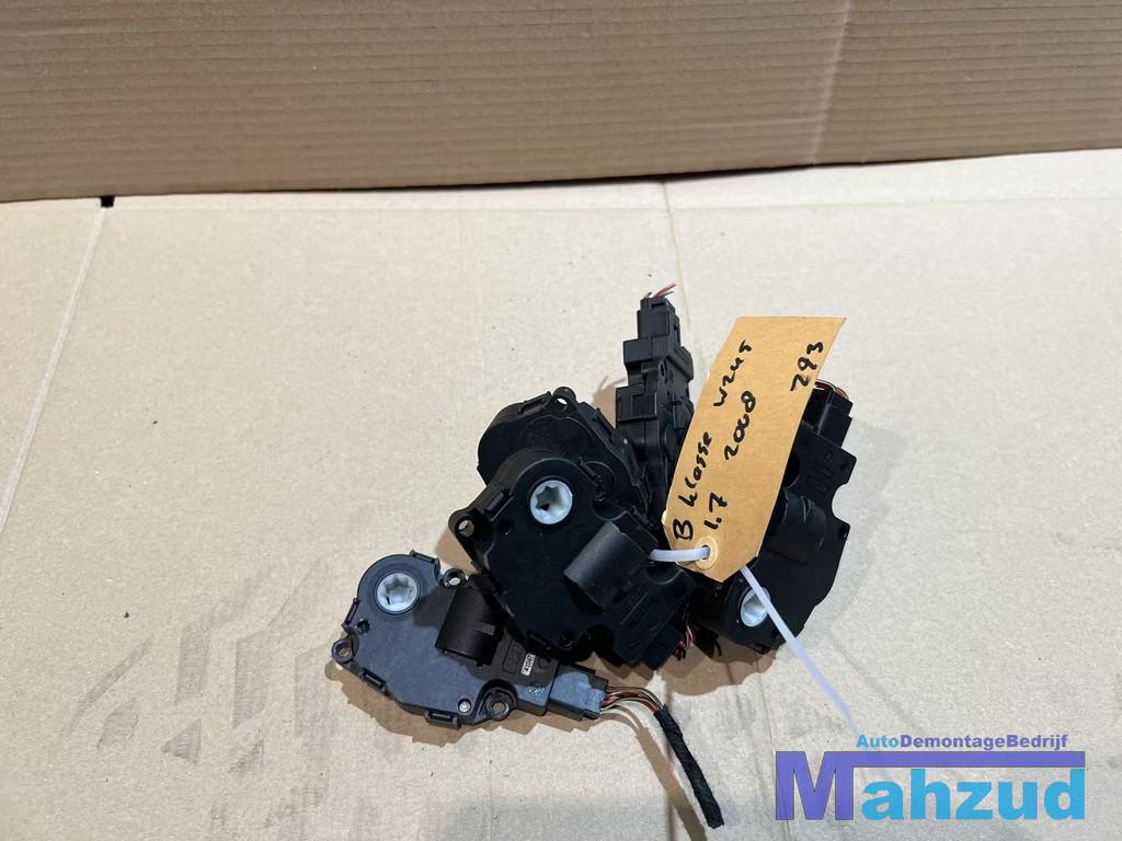 MERCEDES B-KLASSE W245 Stelklep kachelklep 929888G 2005-2011, Auto-onderdelen, Overige Auto-onderdelen, Mercedes-Benz, Gebruikt
