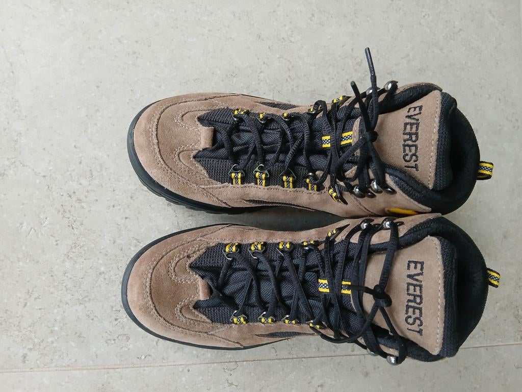 Nieuwe hoge bergschoenen " EVEREST  watertex " mt 36, Ophalen, Nieuw