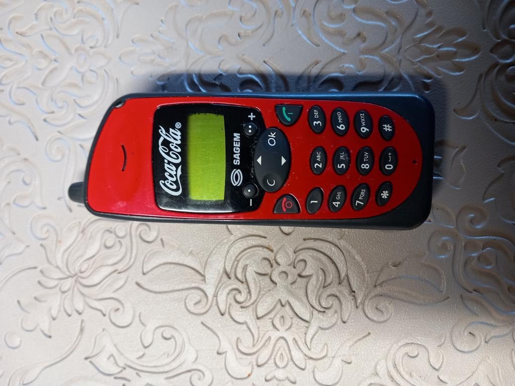 Coca cola gsm zonder lader, Ophalen, Gebruikt