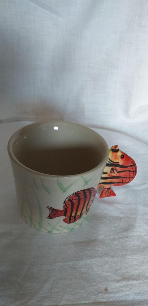 Tasse decor poisson, Maison & Meubles, Cuisine | Vaisselle, Enlèvement ou Envoi, Comme neuf