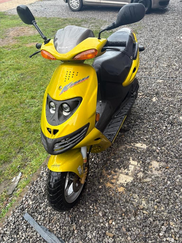 Suzuki katana klasse A, Motoren, Scooter, Particulier