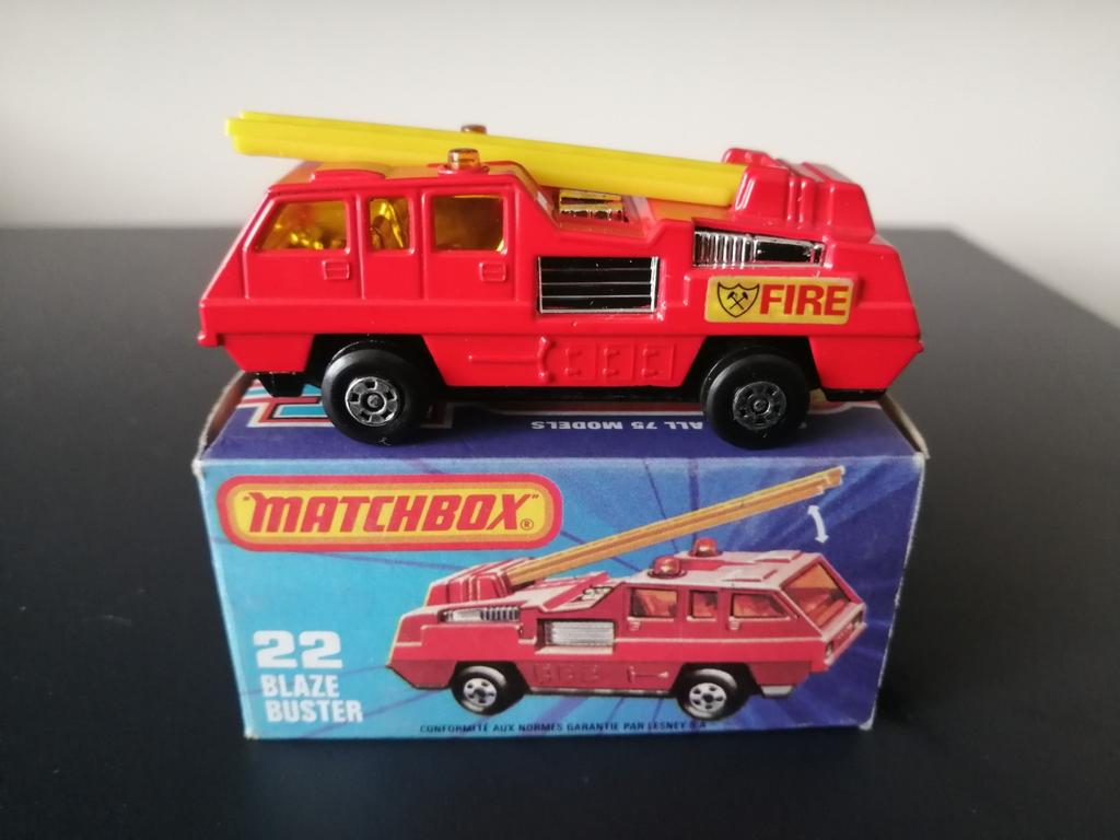 Lesney Matchbox Superfast #22 Blaze Buster dans une boîte, Enlèvement ou Envoi, Comme neuf