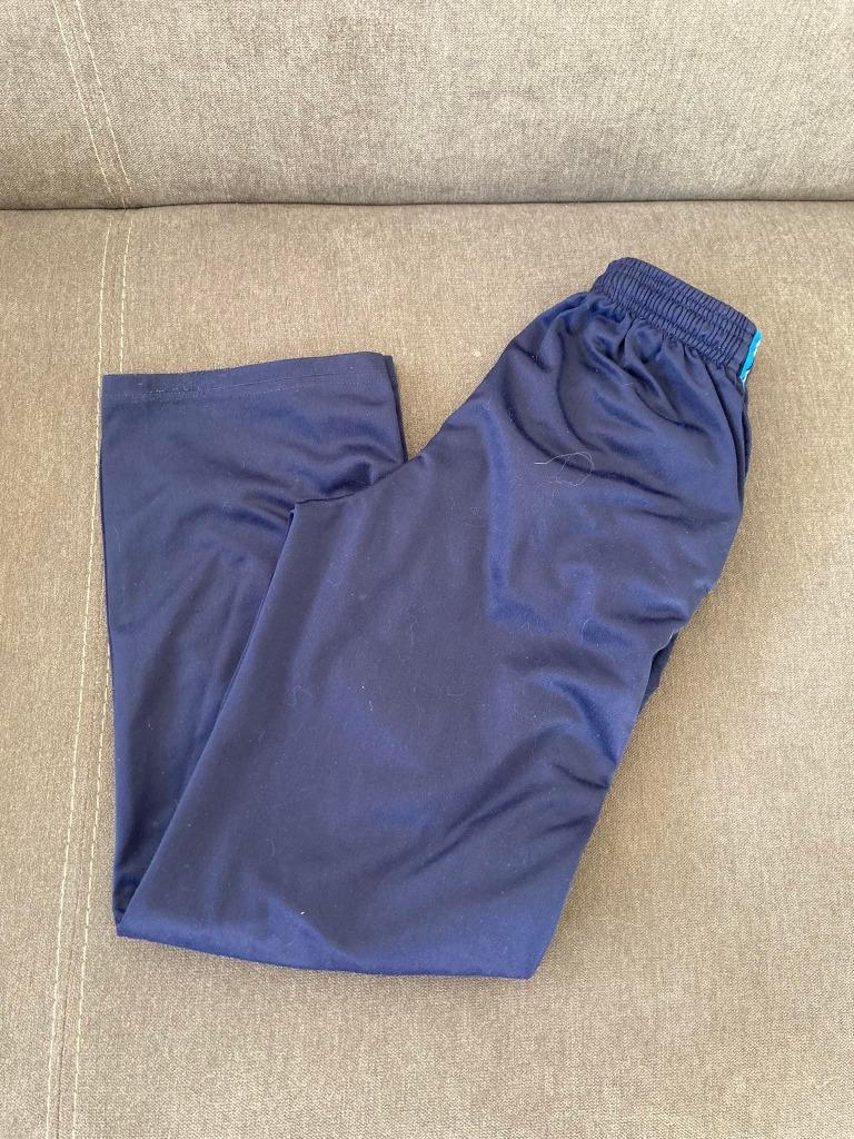 Joggingbroek maat 134/140 heel goede staat, Kinderen en Baby's, Ophalen of Verzenden, Gebruikt, Jongen, Sport- of Zwemkleding