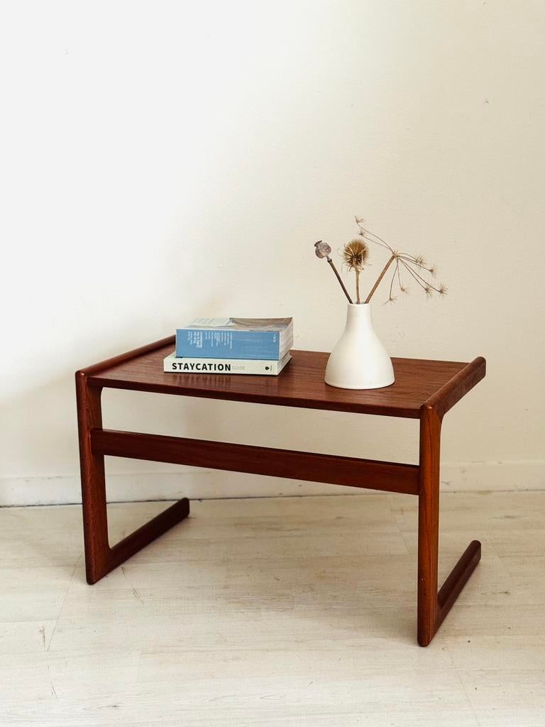 Table d'appoint vintage en teck du milieu du siècle, Maison & Meubles, Tables | Tables d'appoint, Comme neuf, Enlèvement