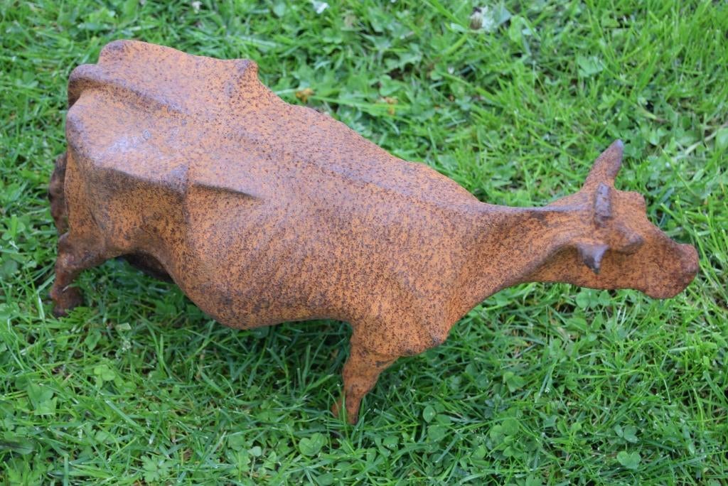 VACHE EN FONTE PATINEE ROUILLE (longueur 40 CM ), Enlèvement ou Envoi, Comme neuf, Autres matériaux, Animal