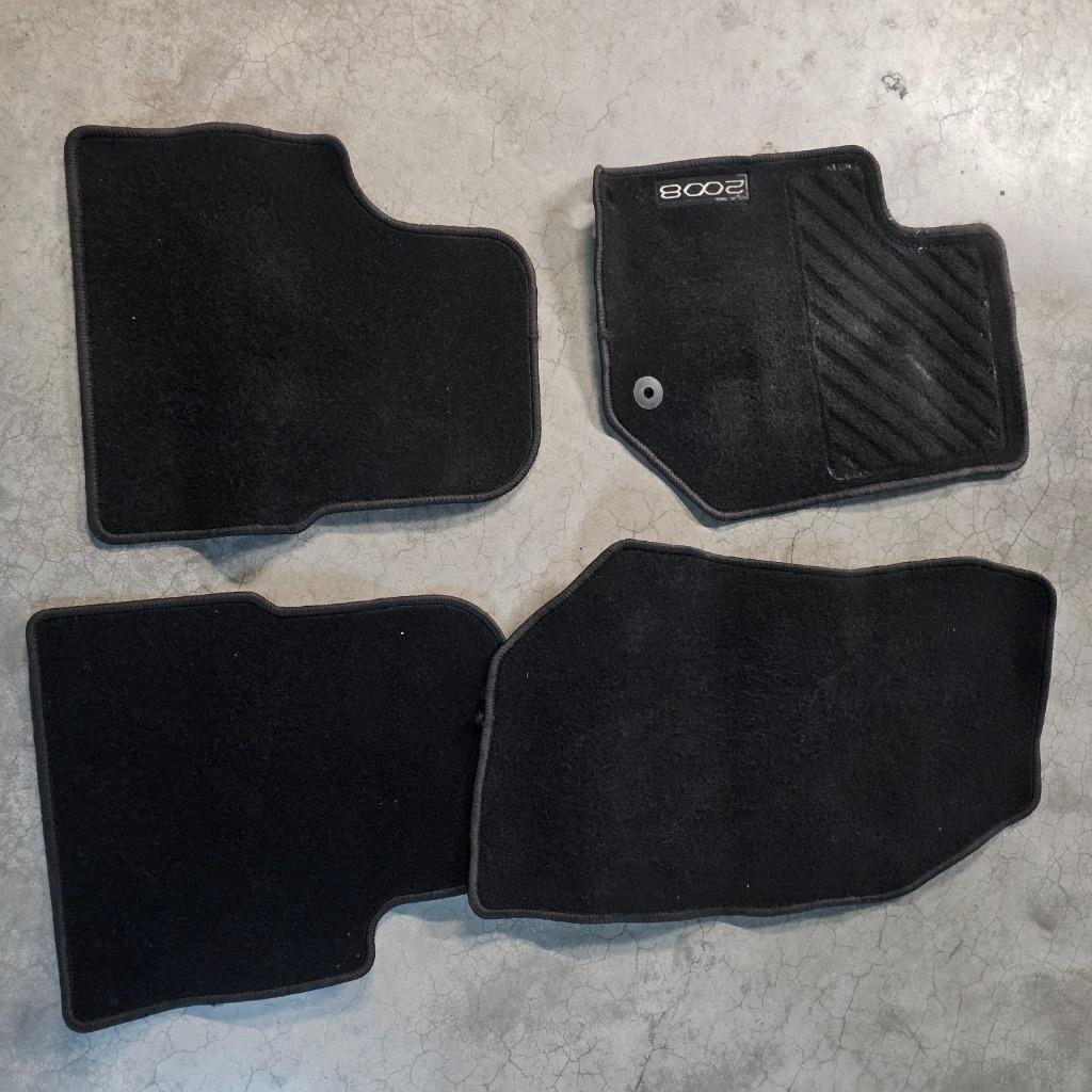 Tapis pour Peugeot 2008, Ophalen, Gebruikt