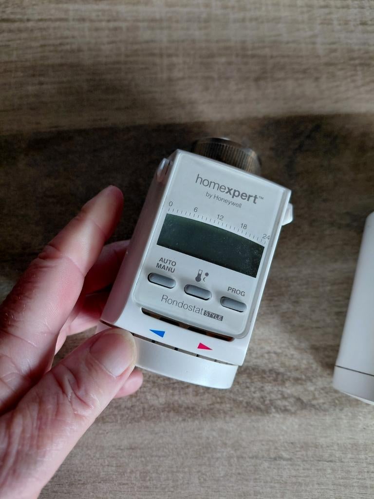 5 vannes thermostatique pour radiateur  Honeywell, Bricolage & Construction, Enlèvement ou Envoi, Thermostat intelligent, Comme neuf