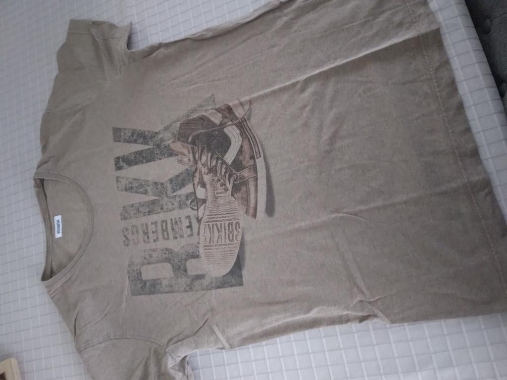 Tshirt bikkenbergs maat l, Kleding | Heren, Ophalen of Verzenden, Zo goed als nieuw, Maat 52/54 (L)