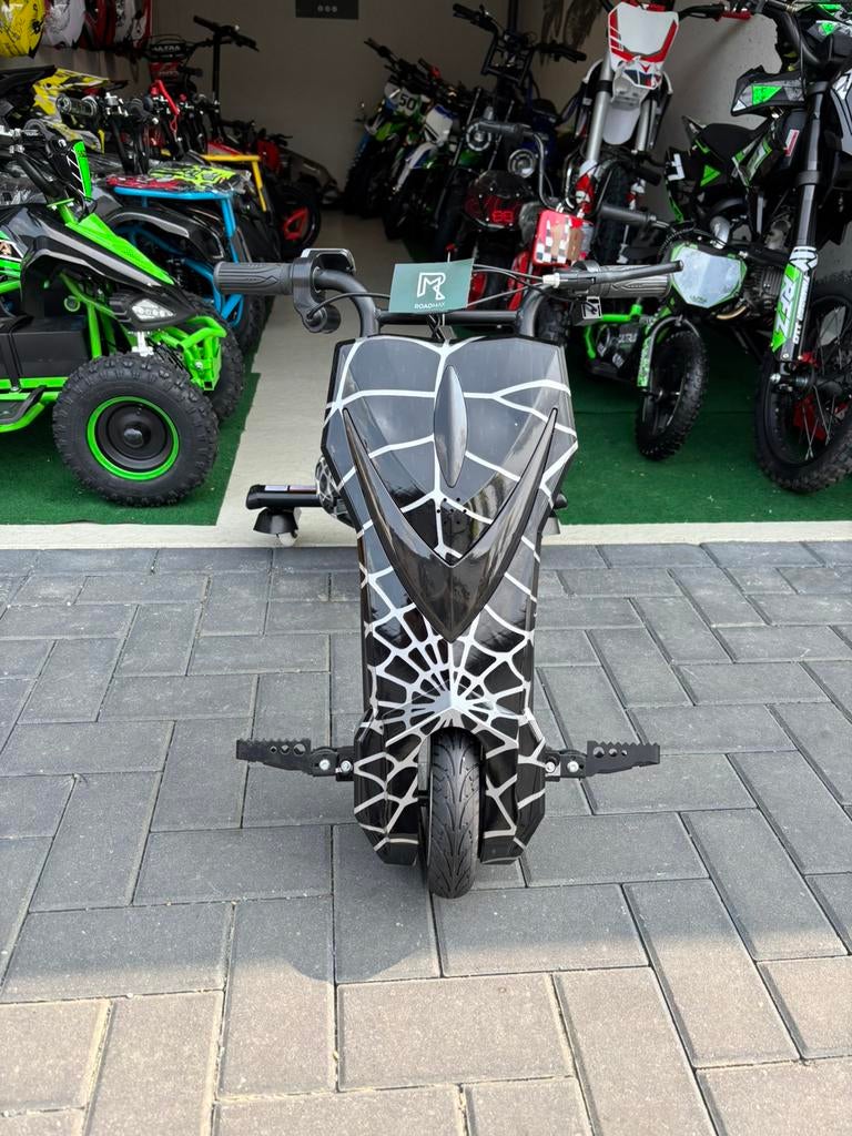 ‼️NIEUW‼️Spiderman Drift Trike 250W Met Bluetooth RIJKLAAR, Enfants & Bébés, Jouets | Extérieur | Véhicules à batterie, Neuf, Enlèvement
