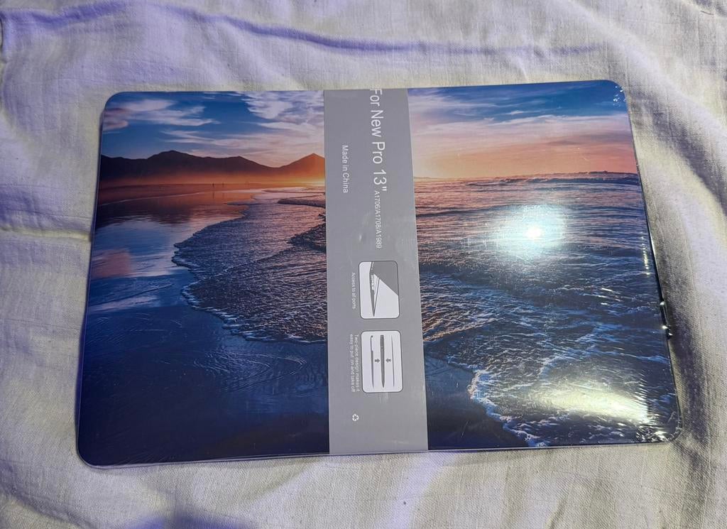 Macbook pro 13” cover, Computers en Software, Ophalen of Verzenden, Nieuw, 13 inch of meer, Macbook pro 13"