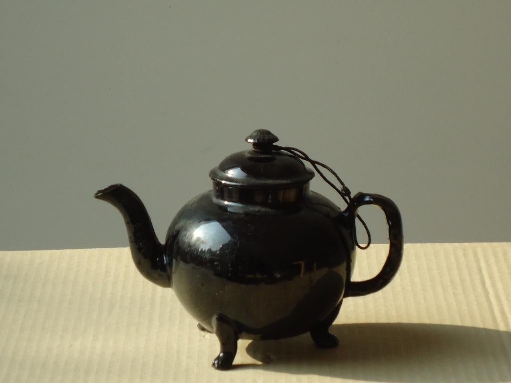 Théière faïence terre noire émaillée XVIIIe Vieux NAMUR, Antiquités & Art, Antiquités | Porcelaine, Enlèvement ou Envoi