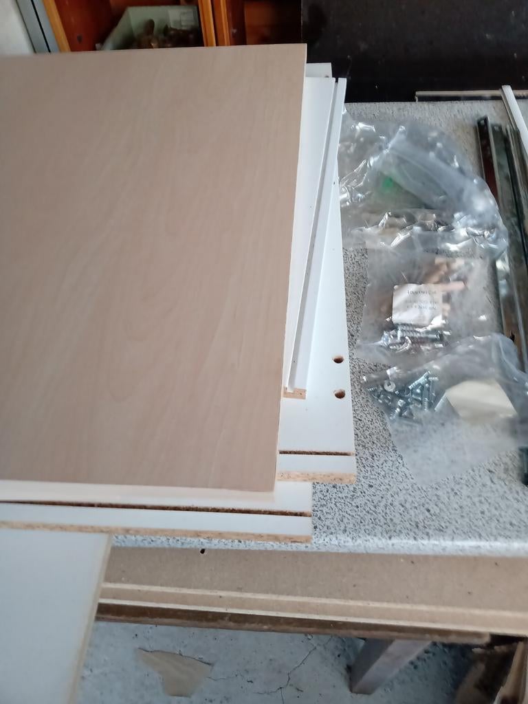 Keuken kast locatie, Ophalen