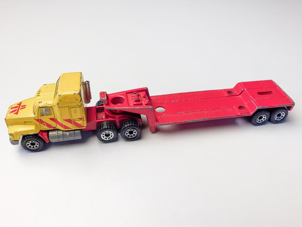 Camion Matchbox Mack CH600 1990 + remorque à plateau 1981, Enlèvement ou Envoi, Utilisé, Bus ou Camion