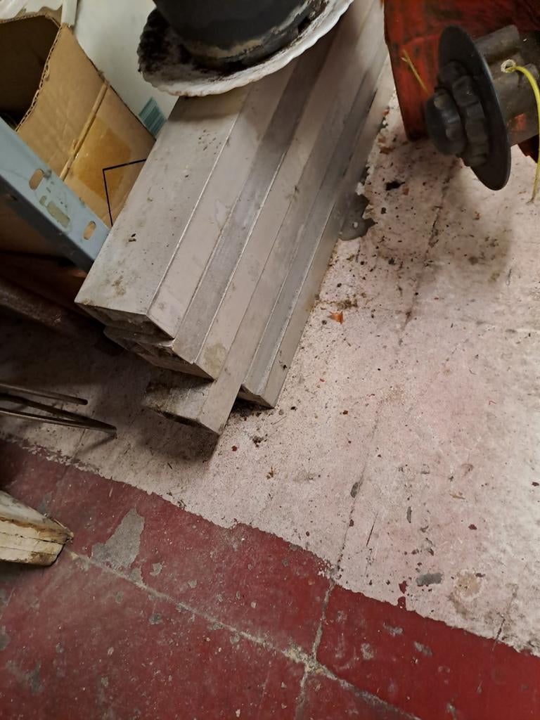 Outillages divers de maçonnerie. Règles en aluminium etc, Bricolage & Construction, Enlèvement, Comme neuf