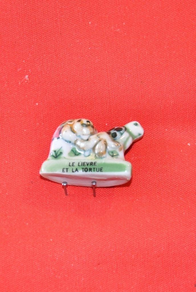 feve thème les fables "le lievre et la tortue", Enlèvement ou Envoi, Comme neuf