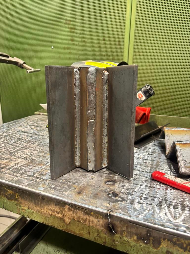 Laswerken, Enlèvement