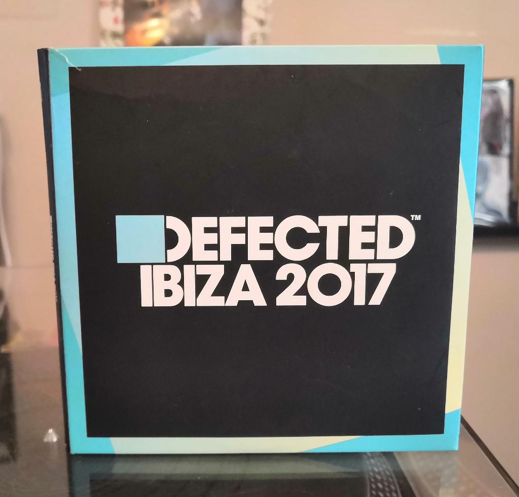 Defected Ibiza 2017 / 3 x CD, Compilatie Mixed, Deep House, Ophalen of Verzenden, Zo goed als nieuw, Boxset