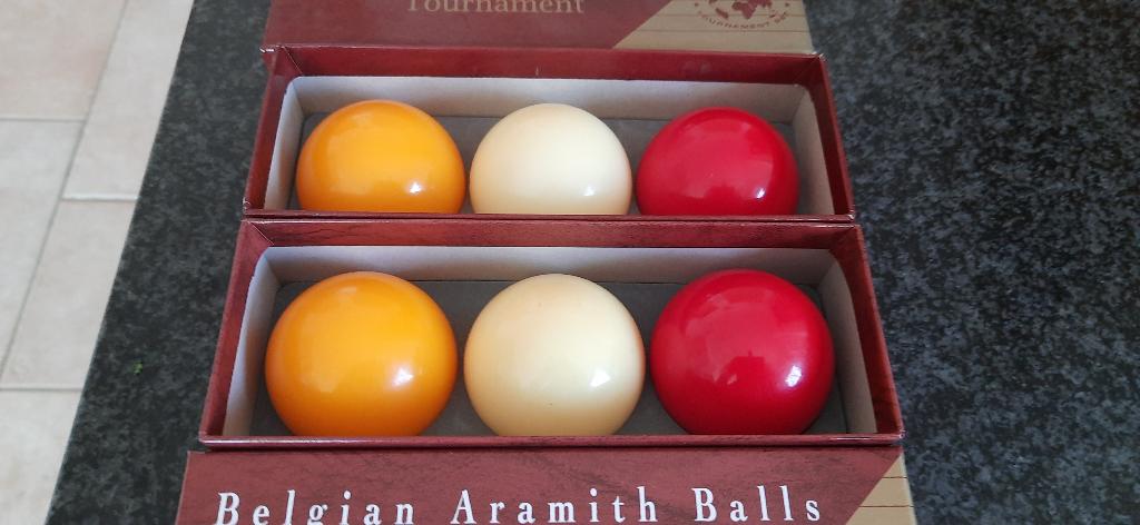 biljartballen, Sport en Fitness, Biljarten en Poolen, Ophalen, Zo goed als nieuw, Keu of Ballen