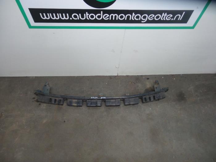 Cadre pare-chocs avant d'un Suzuki Swift (Swift 05-), Autos : Pièces & Accessoires, Suspension & Châssis, Suzuki, Utilisé, 3 mois de garantie