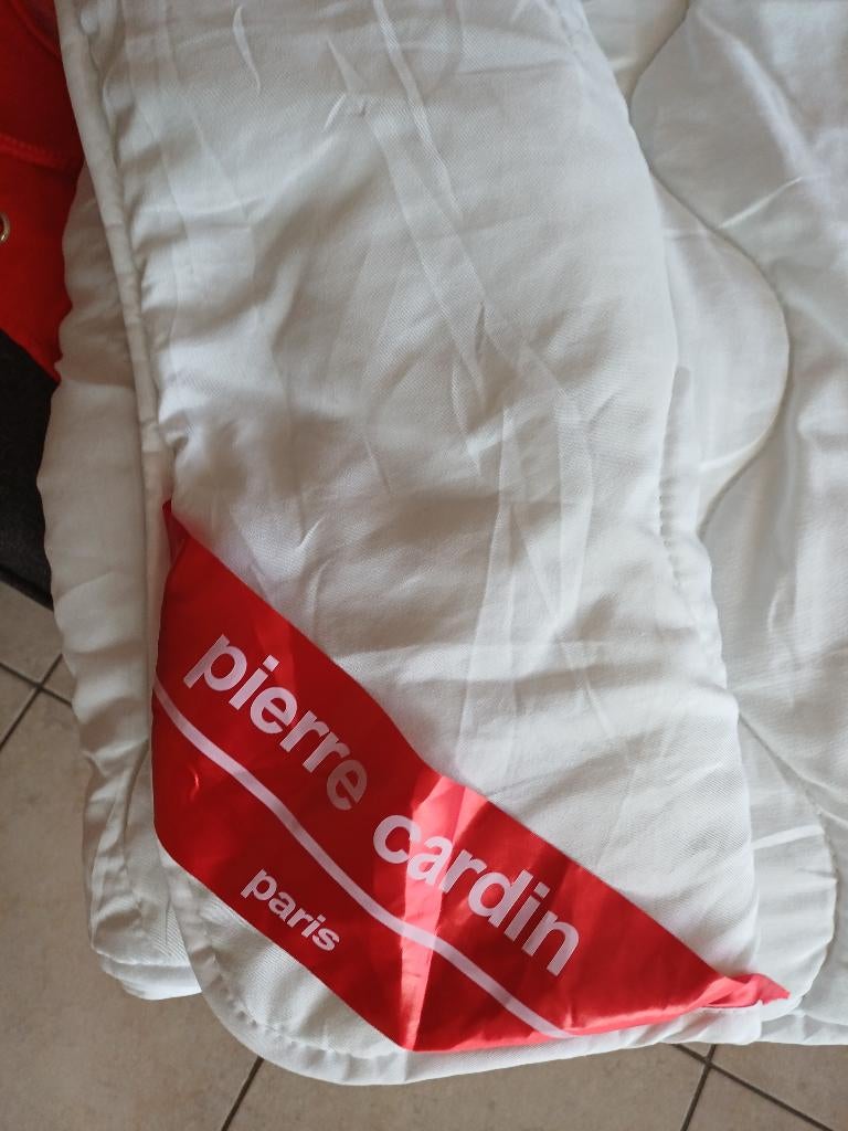 couette Pierre Cardin 140/200 blanche, Enlèvement, Couverture ou Couette, Blanc, Une personne