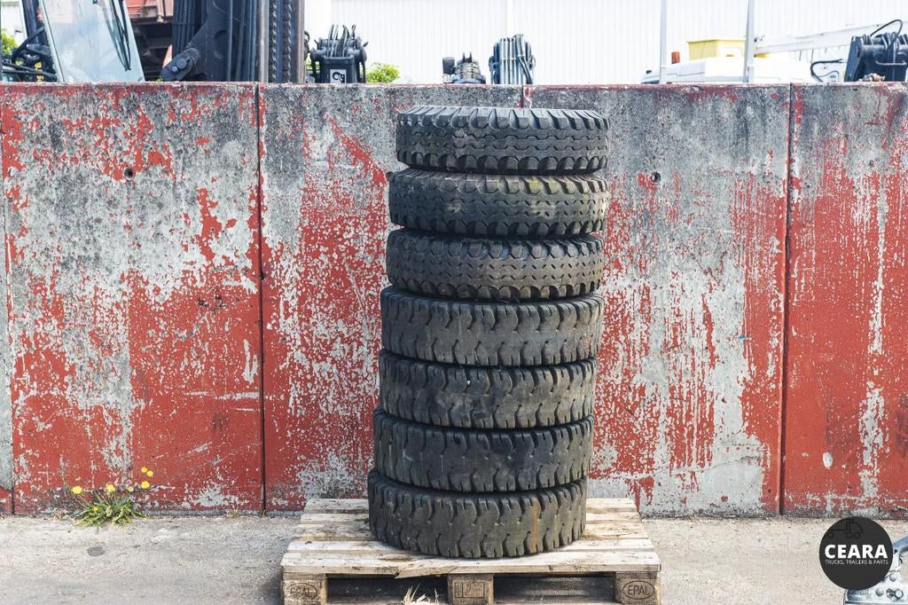 DUNLOP 7.50 - 15 / 14 PR luchtbanden, Articles professionnels