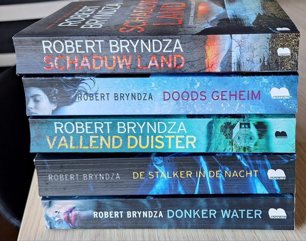 ROBERT BRYNDZA: 5 recente thrillers., Boeken, Thrillers, Ophalen of Verzenden, Robert Bryndza