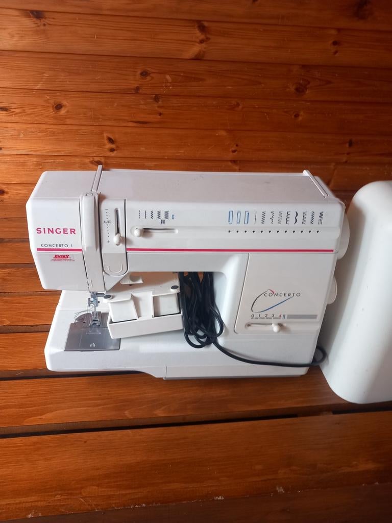 Vintage sinterklaas naaimachines, Hobby en Vrije tijd, Naaimachines en Toebehoren, Ophalen, Naaimachine