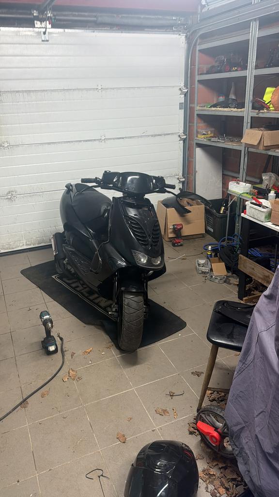 Aprilia sr50 race, Fietsen en Brommers, Scooters | Aprilia, Ophalen