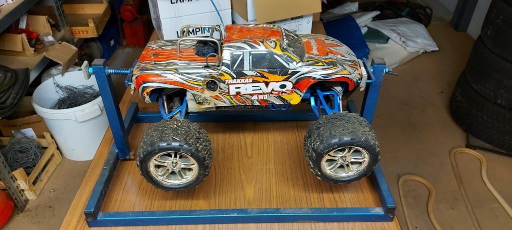 Traxxas REVO nitro monstertruck, Hobby & Loisirs créatifs, Modélisme | Radiocommandé & Téléguidé | Voitures, Nitro, Enlèvement