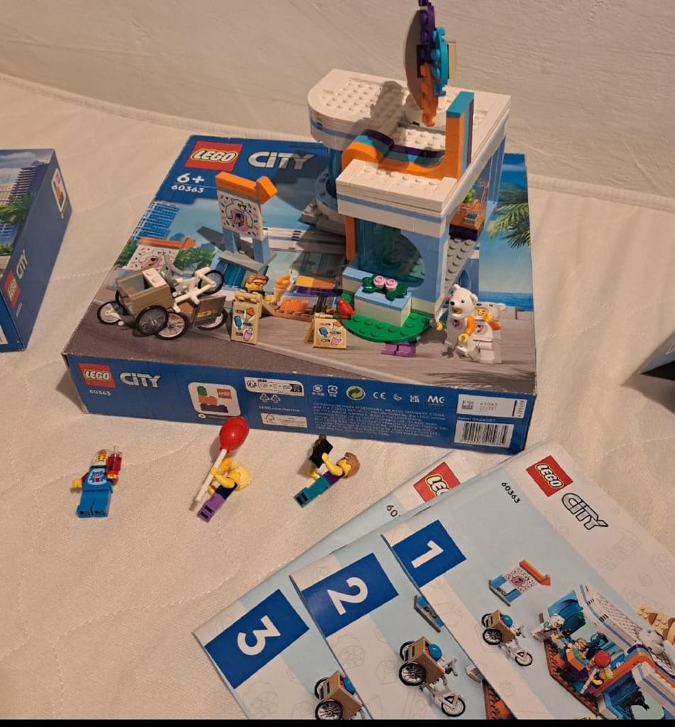 LEGO City 60363 Strandwinkel / Skatepark – Compleet, Kinderen en Baby's, Speelgoed | Playmobil, Ophalen, Zo goed als nieuw