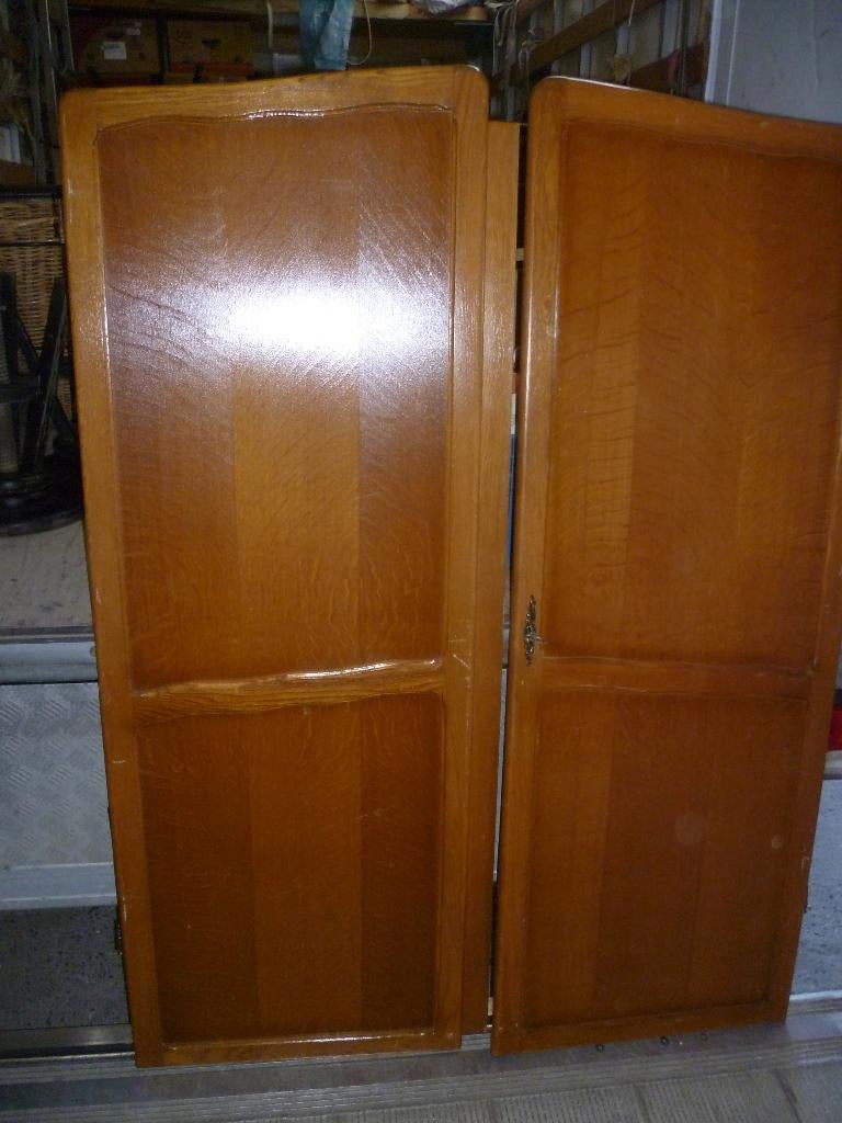 BRETOENSE 2 DEURS KLEERKAST, Ophalen