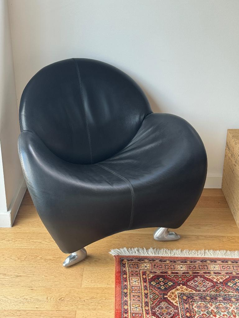 Leolux Papageno fauteuil — zwart leer, Huis en Inrichting, Fauteuils, Gebruikt, Leer, 75 tot 100 cm, 75 tot 100 cm, Ophalen