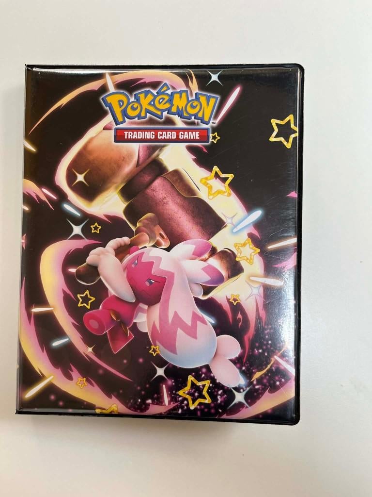 pokémon verzamelmapje met heel wat full art kaartjes, Enlèvement