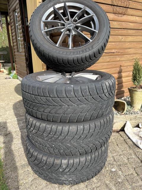 Winterbanden Borbet zwart ALU  215/55R16, Ophalen, 16 inch, Banden en Velgen, Winterbanden
