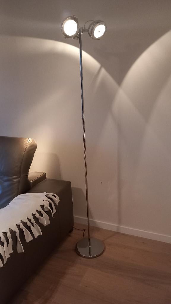 STAANDE VLOERLAMP, Huis en Inrichting, Lampen | Vloerlampen, DESIGN INDUSTRIEEL, Ophalen of Verzenden, Zo goed als nieuw, Metaal
